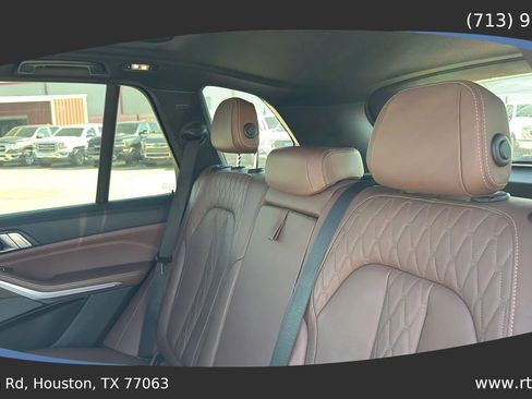 Used 2020 BMW X5 M50i w/ Luxury Seating Package image 31