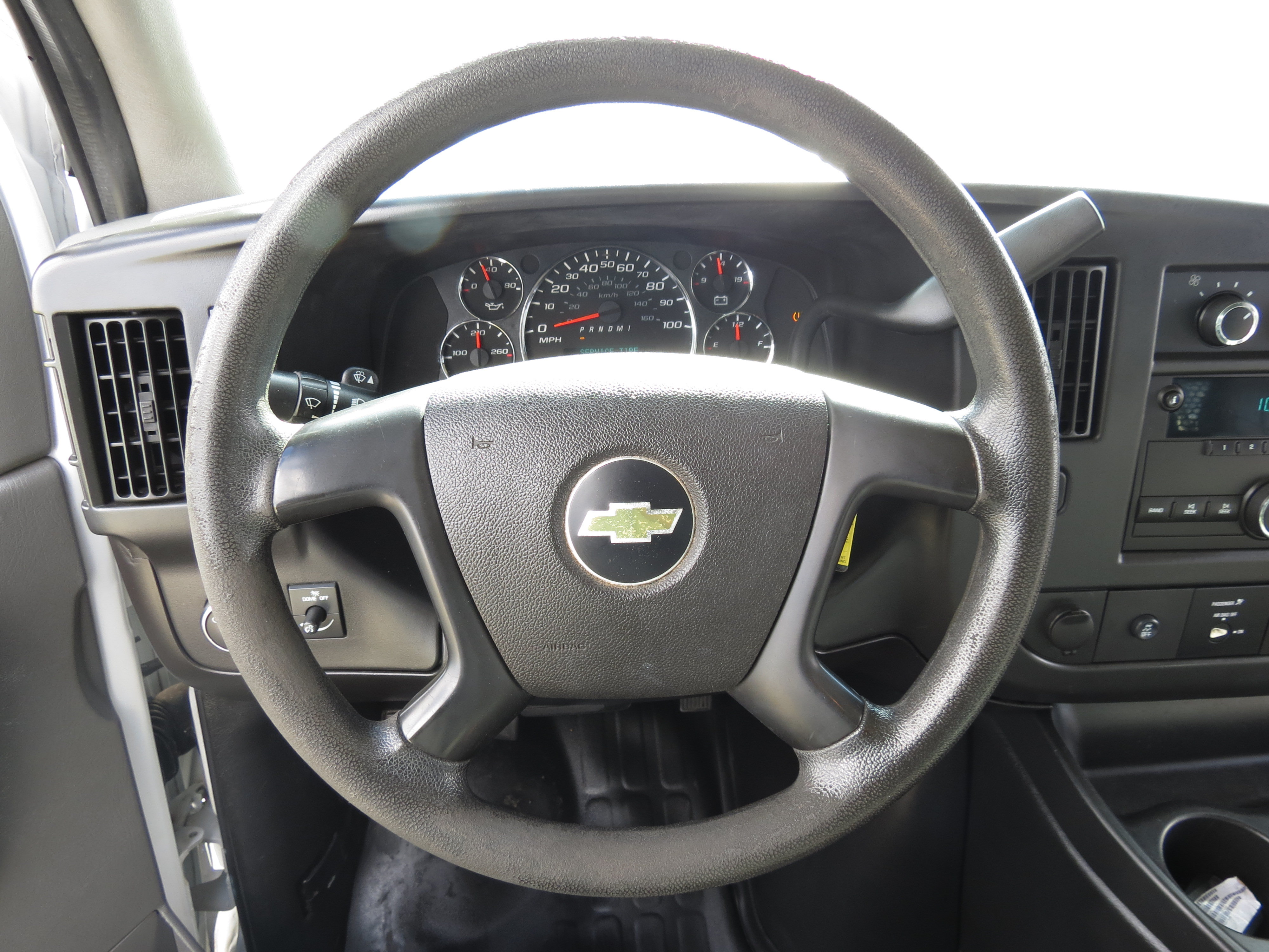 Used 2014 Chevrolet Express 2500 RWD image 12