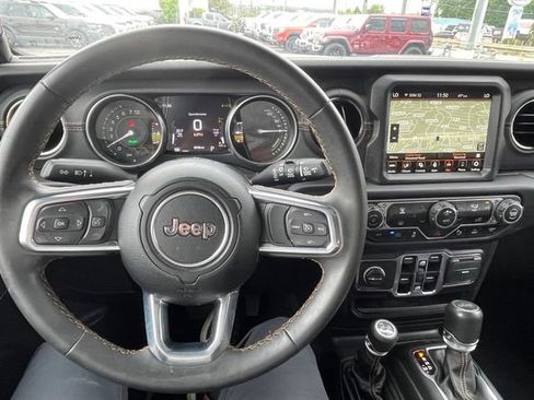 Used 2023 Jeep Wrangler Unlimited Sahara AWD/4WD image 10