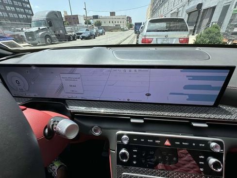 Used 2025 Genesis GV80 3.5T e-SC image 26