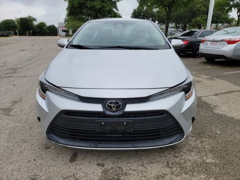 Used 2023 Toyota Corolla LE FWD image 2