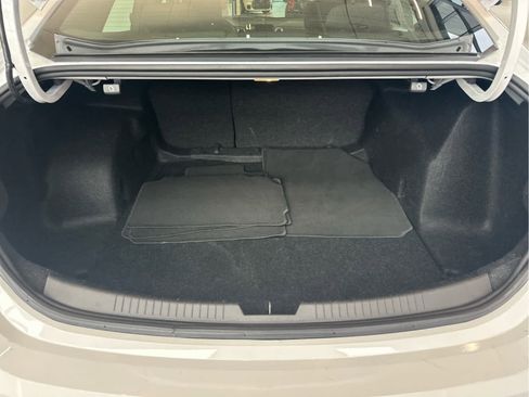 Used 2024 Chevrolet Malibu LT image 8