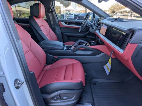 New 2026 Porsche Cayenne Coupe image 25