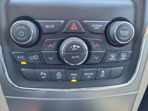 Used 2018 Jeep Grand Cherokee Limited image 23