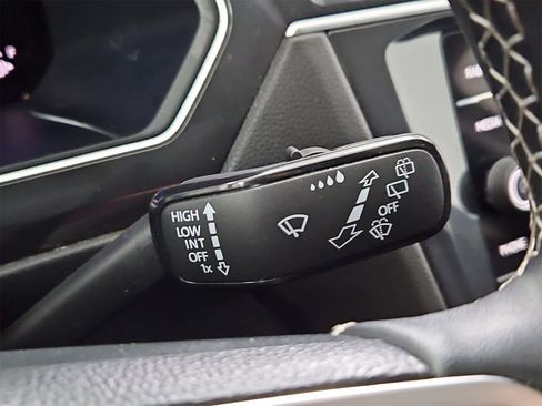 Certified 2022 Volkswagen Tiguan SE image 27