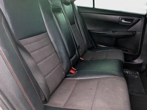 Used 2016 Toyota Camry SE image 14