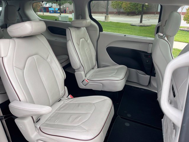 Used 2019 Chrysler Pacifica Limited FWD image 28