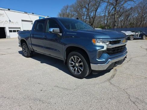 Used 2024 Chevrolet Silverado 1500 LT AWD/4WD image 11
