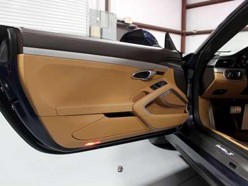 Used 2015 Porsche 911 Turbo S AWD/4WD image 14