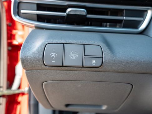 Certified 2025 Hyundai Elantra SEL image 23