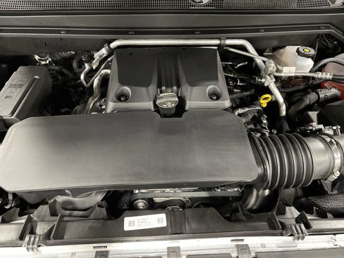 New 2025 GMC Canyon Elevation w/ Convenience Package image 17