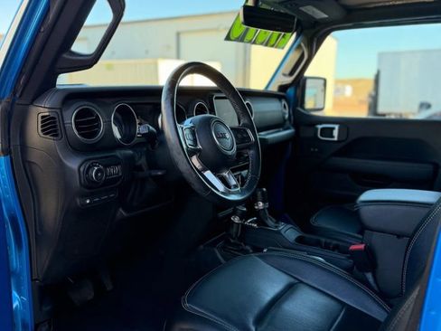 Used 2021 Jeep Wrangler Unlimited Sahara w/ Cold Weather Group AWD/4WD image 10