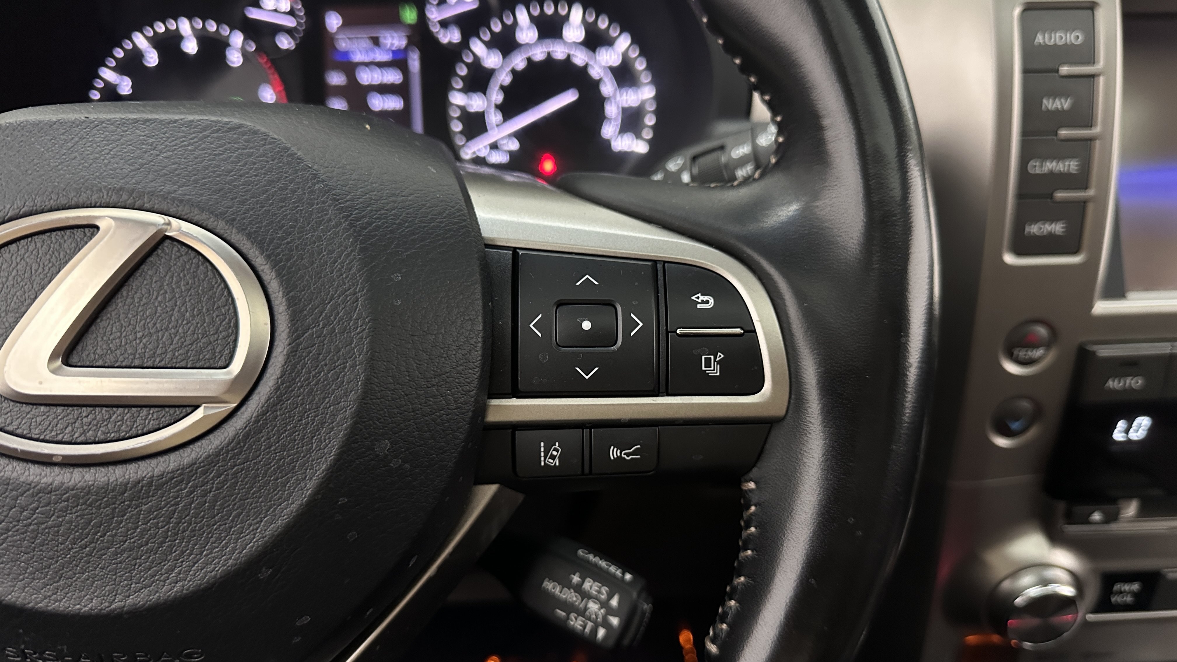 Used 2021 Lexus GX 460 Premium w/ Premium Package AWD/4WD image 24