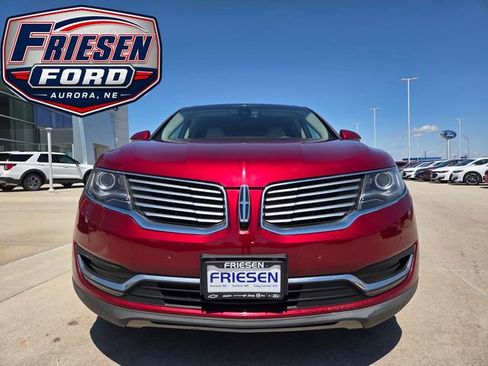 Used 2016 Lincoln MKX Reserve w/ Technology Package FWD image 2