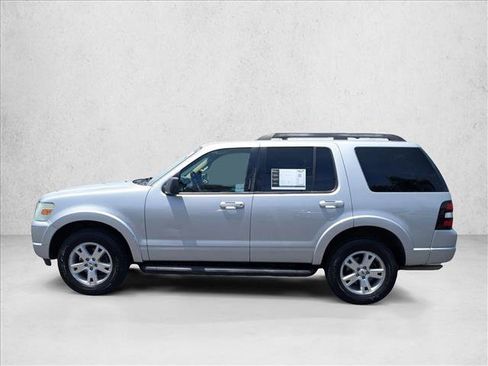 Used 2010 Ford Explorer XLT AWD/4WD image 9