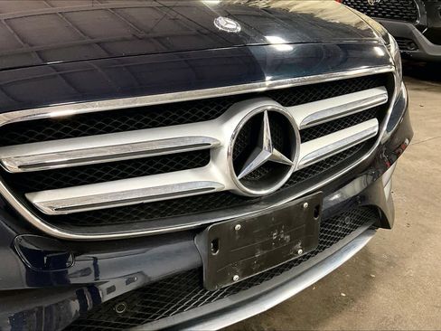 Used 2017 Mercedes-Benz E 300 4MATIC image 29