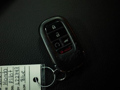 Used 2024 Honda Pilot TrailSport image 24
