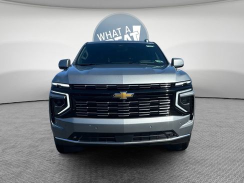 New 2025 Chevrolet Suburban High Country AWD/4WD image 9