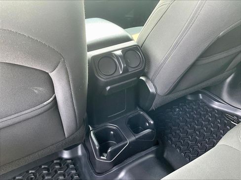 Used 2018 Jeep Wrangler Unlimited Sport AWD/4WD image 10