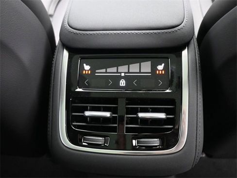 New 2026 Volvo XC90 B6 Ultra w/ Protection Package Premier image 41