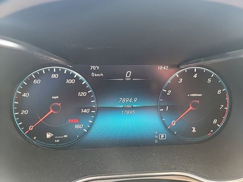 Used 2022 Mercedes-Benz GLC 300 image 2