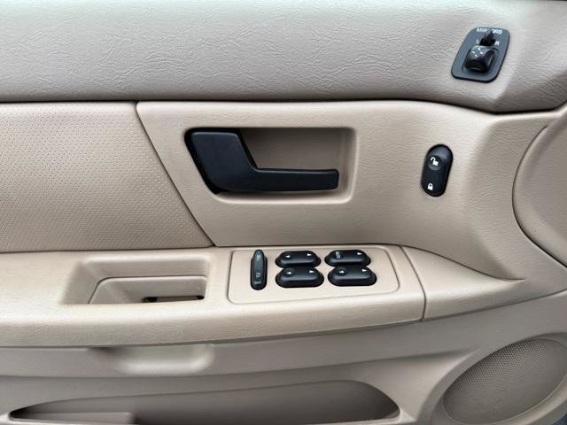 Used 2005 Ford Taurus SE FWD image 13