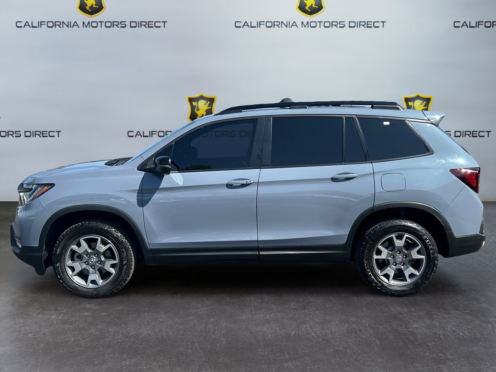 Used 2023 Honda Passport TrailSport image 2