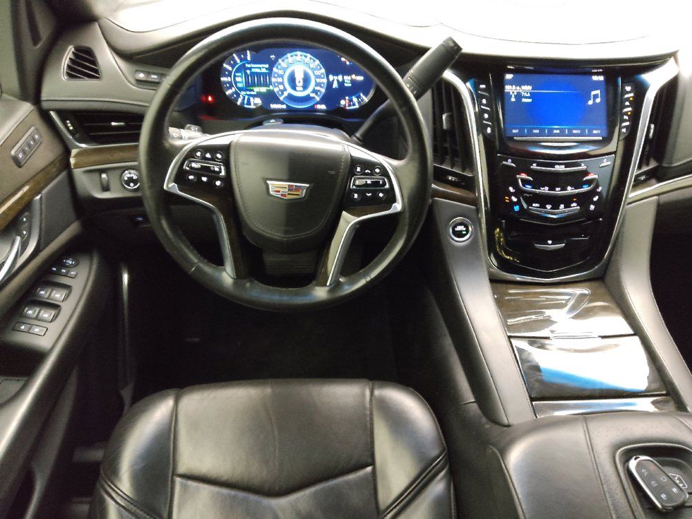 Used 2018 Cadillac Escalade Platinum RWD image 22