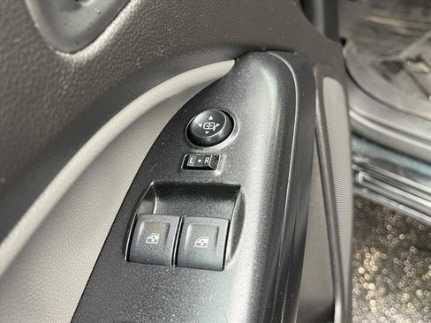 Used 2018 Chevrolet Colorado W/T w/ Custom Special Edition image 9