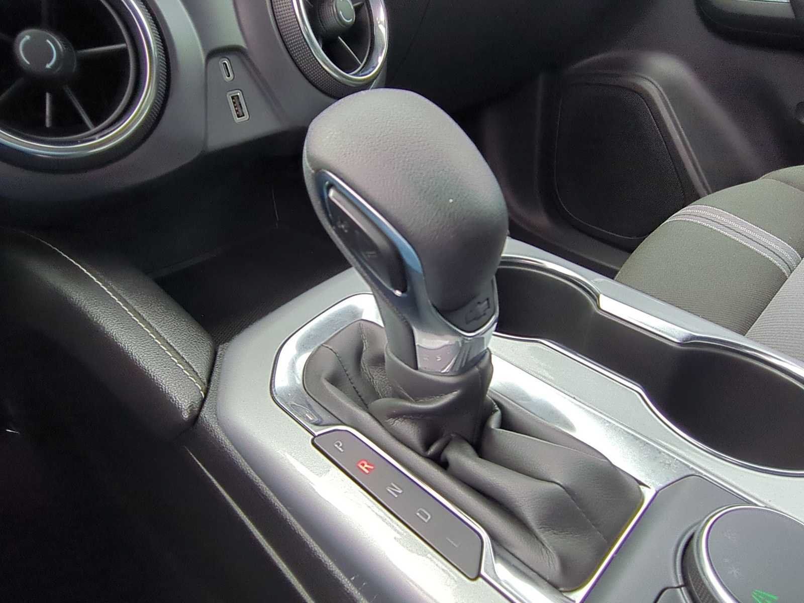 Used 2025 Chevrolet Blazer LT FWD image 21