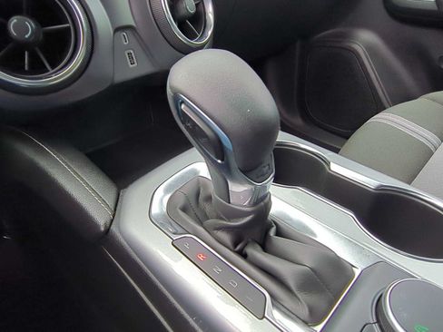Used 2025 Chevrolet Blazer LT FWD image 21