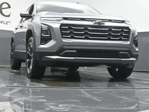 New 2026 Chevrolet Equinox LT image 3