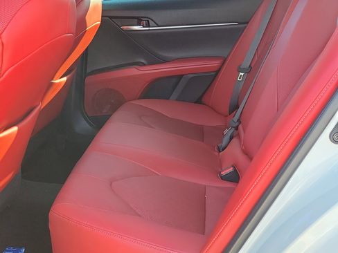 Used 2022 Toyota Camry XSE image 9