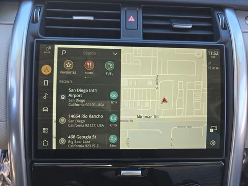 Used 2025 Land Rover Discovery Dynamic SE image 24