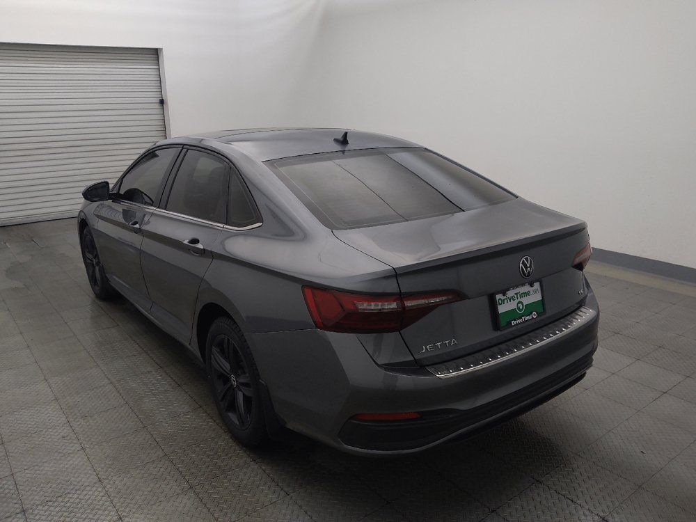 Used 2024 Volkswagen Jetta SE w/ Panoramic Sunroof Package FWD image 5
