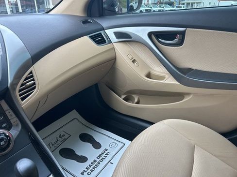 Used 2013 Hyundai Elantra GLS w/ Preferred Pkg image 22