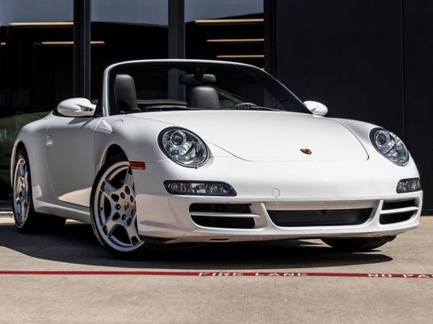 Used 2006 Porsche 911 Carrera RWD image 6