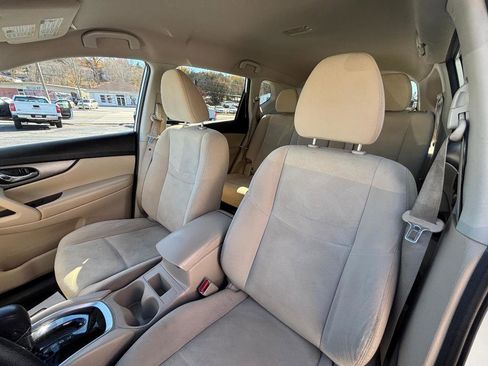 Used 2016 Nissan Rogue S w/ Appearance Package image 16