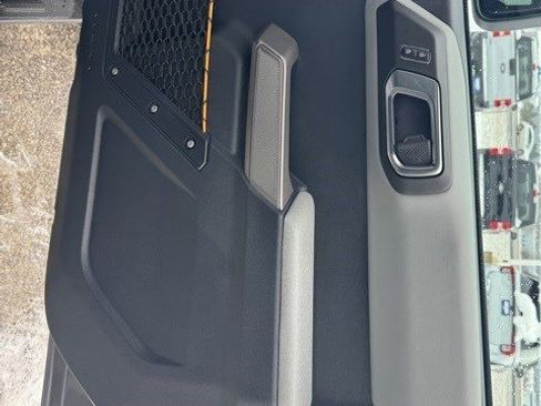 Used 2023 Ford Bronco Badlands image 32