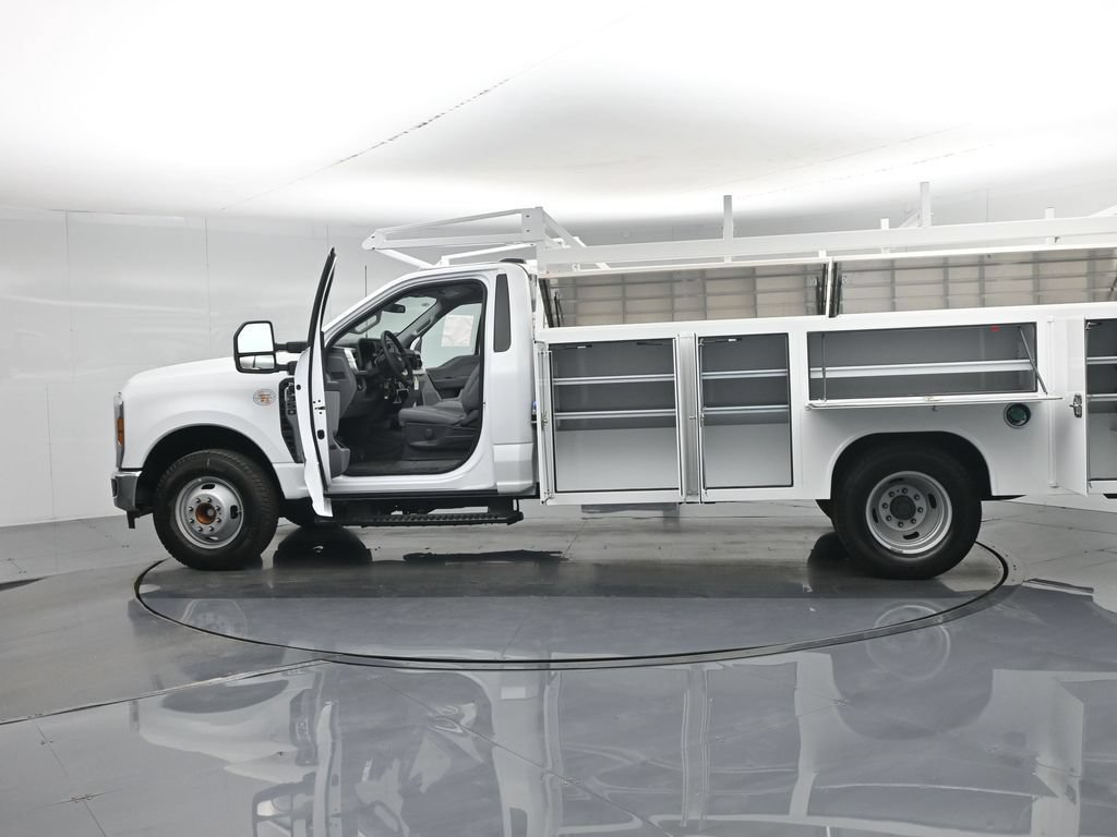 New 2025 Ford F350 XL w/ XL Chrome Package RWD image 40