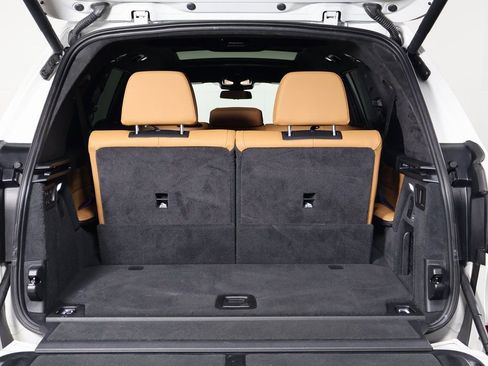 Used 2023 BMW X7 xDrive40i w/ M Sport Package image 15