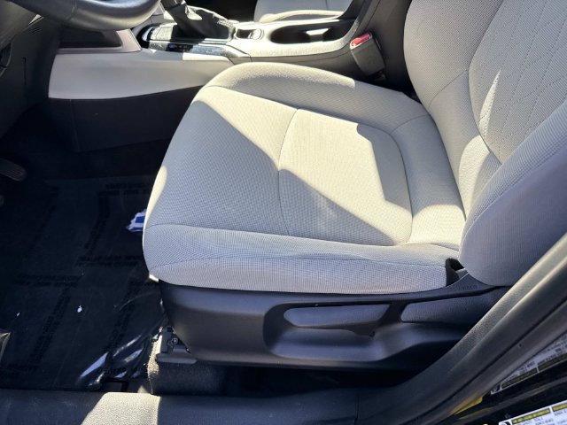 Used 2022 Toyota Corolla Cross LE AWD/4WD image 15