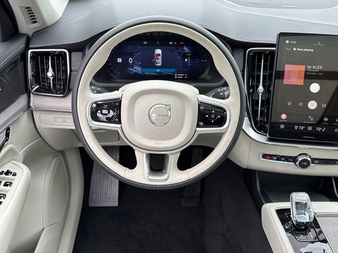 New 2026 Volvo XC90 T8 Ultra w/ Protection Package Premier image 13