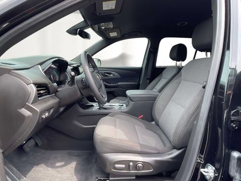 Used 2023 Chevrolet Traverse LT FWD image 17