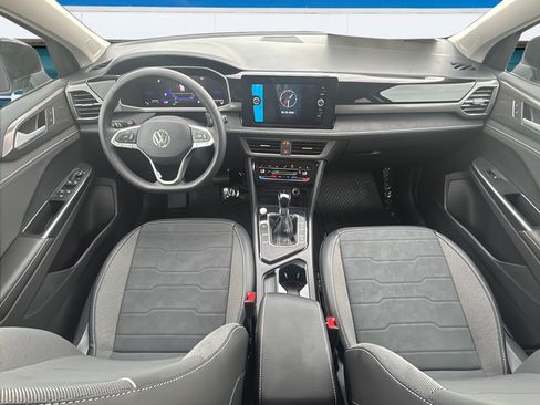 New 2026 Volkswagen Taos SE FWD image 19