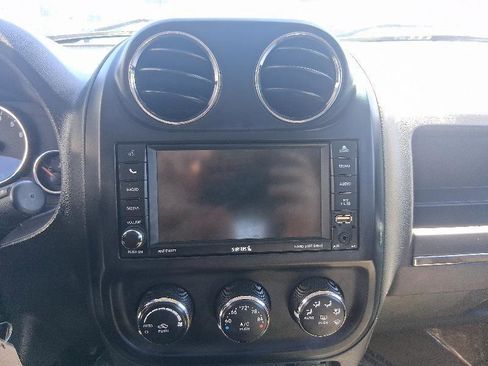 Used 2013 Jeep Patriot Limited w/ Sun/Sound Group FWD image 30