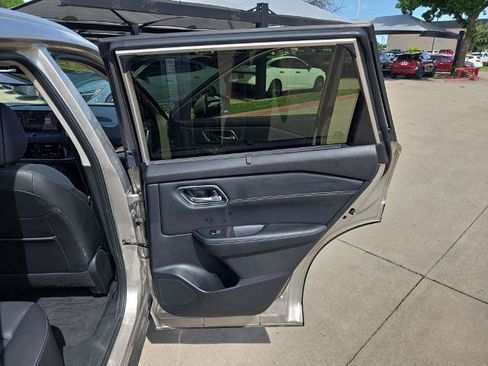 Certified 2026 Nissan Rogue Platinum w/ Platinum Premium Package AWD/4WD image 13