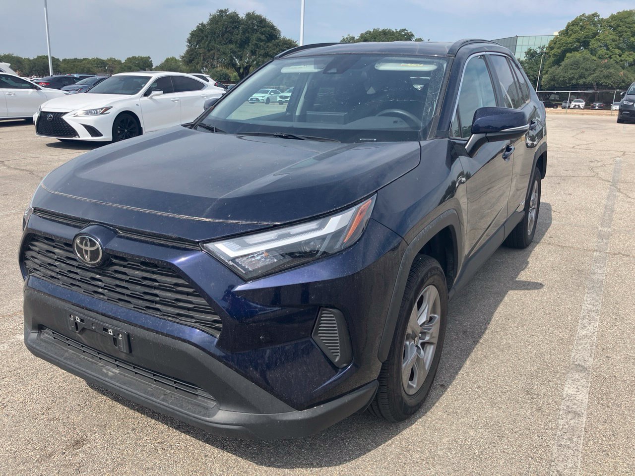 Used 2025 Toyota RAV4 XLE AWD/4WD image 1