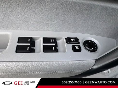 Used 2011 Kia Sorento LX AWD/4WD image 19
