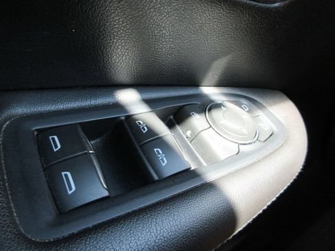 Used 2018 Cadillac XT5 Premium Luxury FWD image 28